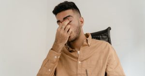 Read more about the article 男性體力下降、精神不濟怎麼辦？泌尿科醫師解析正規就醫與日常保養的差異